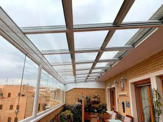 Pérgola con techo móvil instalación