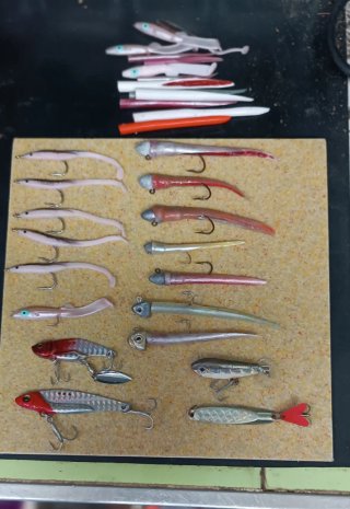 Lote señuelos variados para  pesca spinning