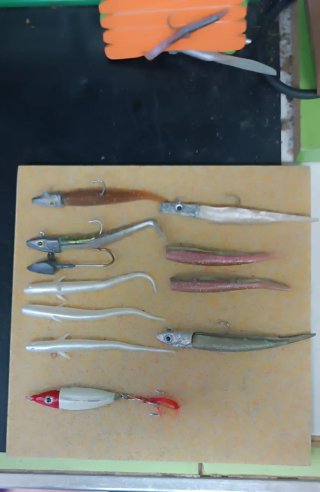 Lote señuelos variados para  pesca spinning