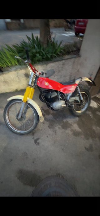 Montesa Cota 123 Roja y Amarilla.