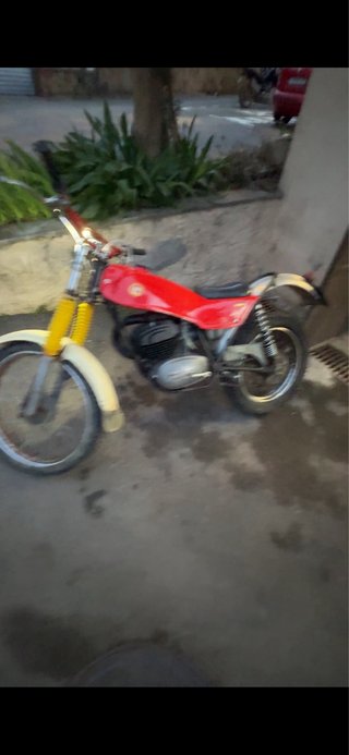 Montesa Cota 123 Roja y Amarilla.