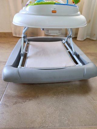 Andador para bebés con centro de actividades