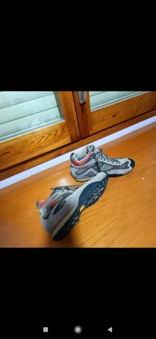 Sneakers da montagna donna beige/grigio