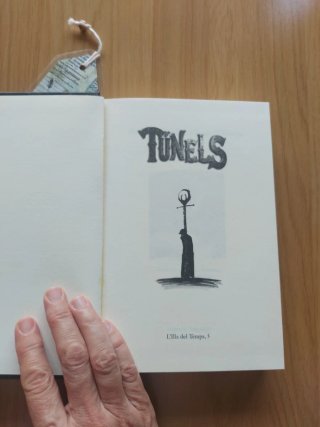 Libro Tunels de Roderick Gordon y Brian Williams