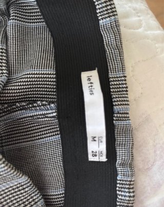 Pantalón corto de cuadros gris
