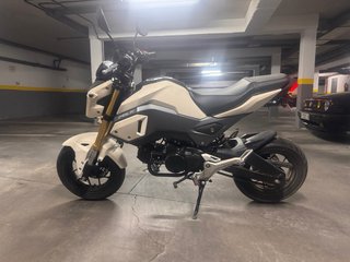 Honda Grom 2017 Blanca y Dorada