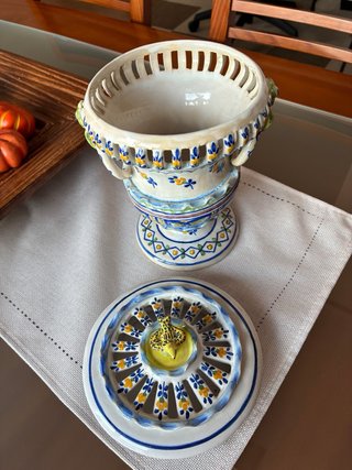Decoración cerámica azul y blanca