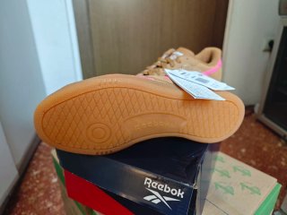 Zapatillas Reebok Marrones y Rosas