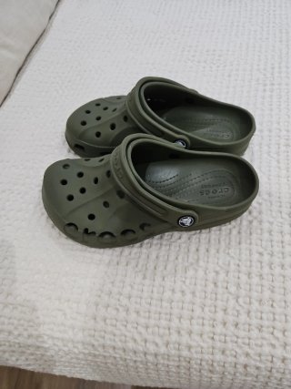Crocs Niño Verde Oliva