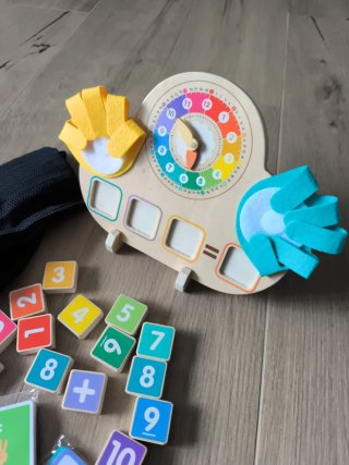 Juego educativo de matemáticas y horas