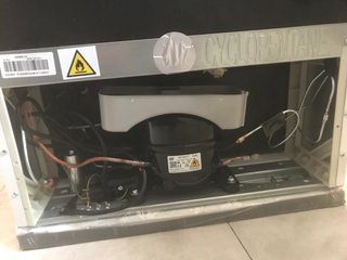 Frigorífico/congelador Midea seminuevo