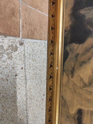 Marco de madera vintage dorado