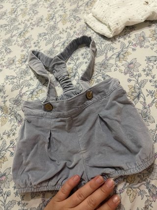 Conjunto bebé estrellas y tirantes