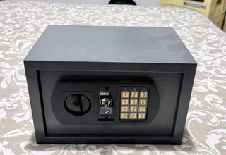 Caja Fuerte Gris con Teclado Numérico
