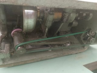 Máquina para rebajar contrafuertes y topes