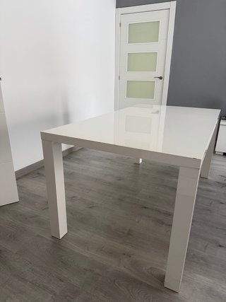 Mesa blanca moderna para comedor y 6 sillas