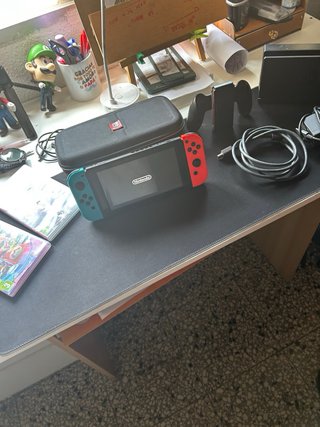 Nintendo Switch Mario Kart 8 Deluxe y FIFA 23