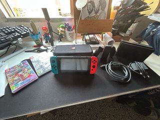 Nintendo Switch Mario Kart 8 Deluxe y FIFA 23