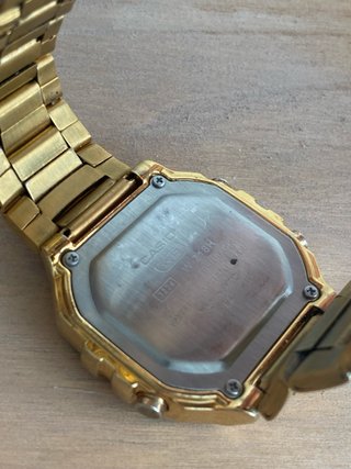Reloj Casio Dorado Illuminator