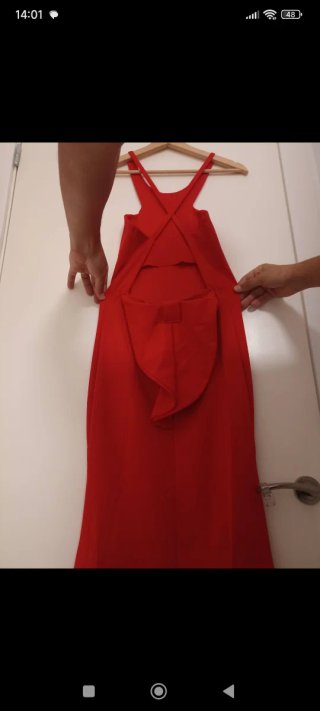 Vestido rojo fiesta espalda descubierta