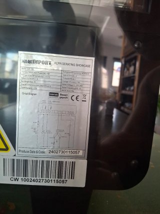 Vitrina refrigerada Maquimport 100L