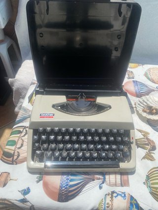 Máquina de escribir Brother 210