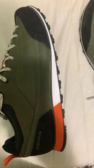 Zapatos de hombre verdes y naranjas