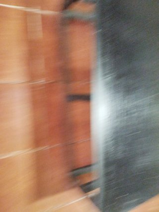 Mesa de madera negra