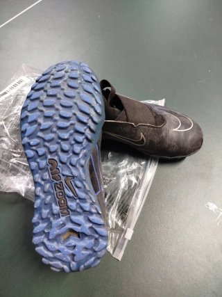Botas fútbol niño multitaco T.33