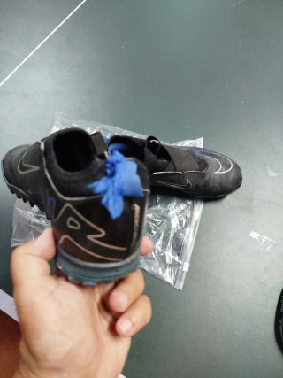 Botas fútbol niño multitaco T.33