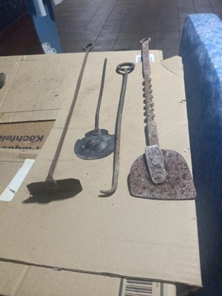 Herramientas antiguas para chimenea
