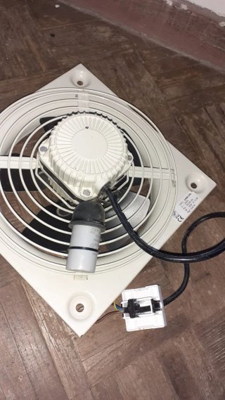Extractor S&P Mural Helicoidal 16w funciona