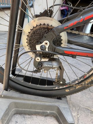 Bicicleta BH Negra y Roja