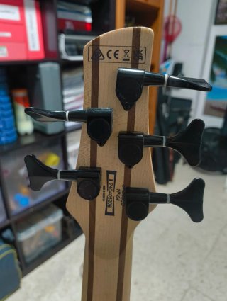 Bajo Ibanez SR305EB 5 cuerdas Negro