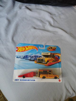 Hot Wheels Chevy Silverado Driftcation