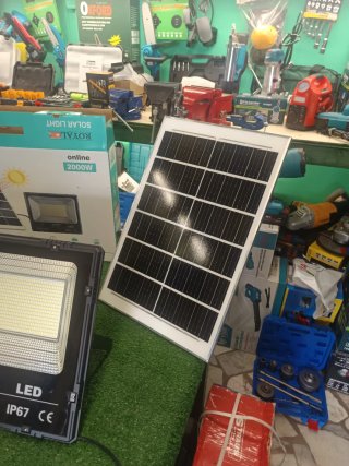 Faro led a pannello solare Royal