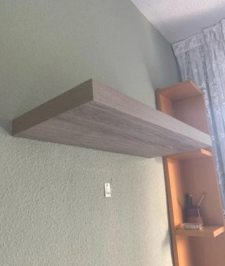 Estante flotante de madera