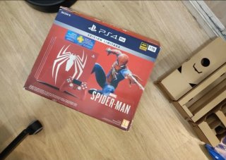 PS4 Pro Edición Limitada Spider-Man Roja