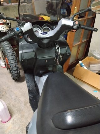 Se vende o se cambia malaguti Madison RS 250