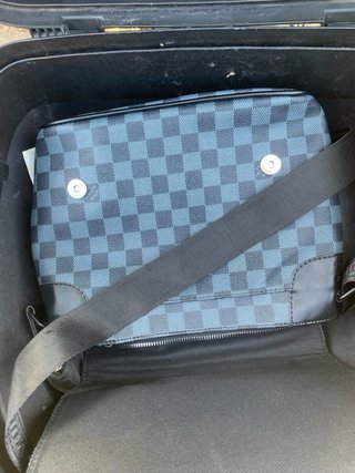 Borsa a spalla da uomo grigia