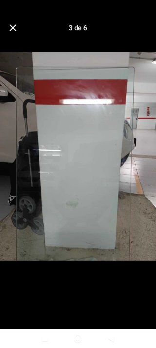 Cristal grueso para mesa con marca pequeña