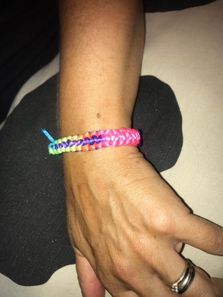 Pulseras tejidas multicolor