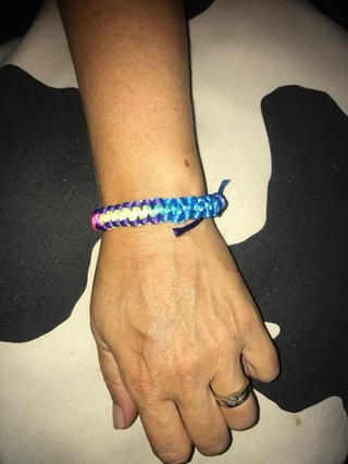 Pulseras tejidas multicolor