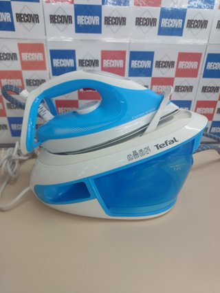 Centro de planchado Tefal Express Airglide con golpe de vapor de 380 g/min