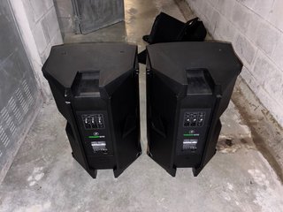 Altavoces Mackie thump 215 y sus fundas
