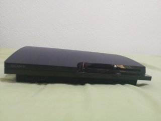 Consola PS3 + 2 Juegos GTA IV