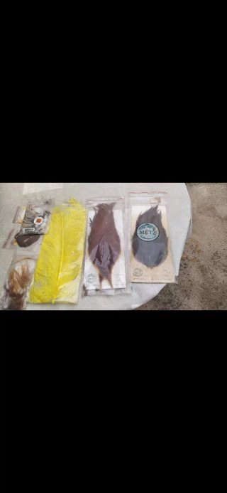 Plumas para pesca de trucha