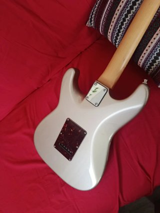 Suhr Classic Custom SSS Shoreline gold