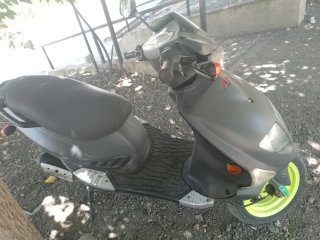 Scooter PGO Gris y Amarillo