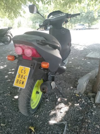 Scooter PGO Gris y Amarillo